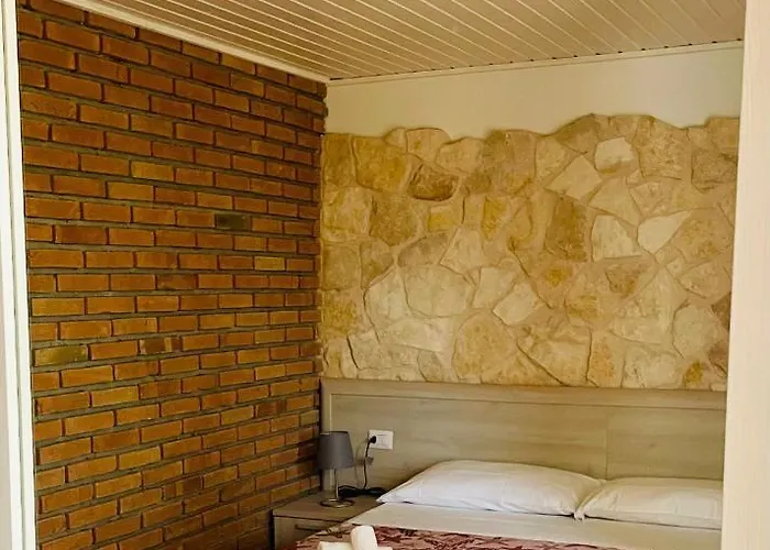 Alojamento de Acomodação e Pequeno-almoço Maria Elena Charme Sul Mare 4*