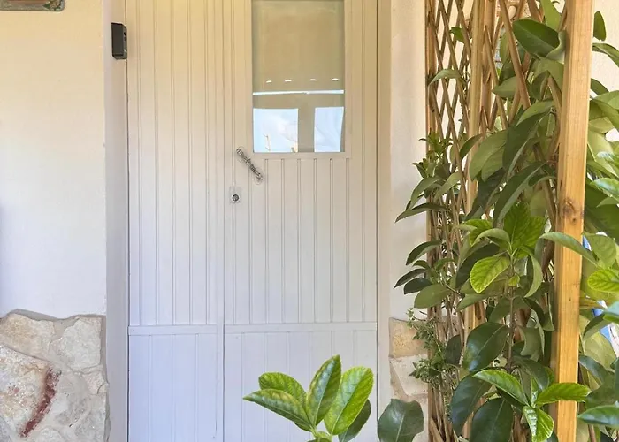 Alojamento de Acomodação e Pequeno-almoço Maria Elena Charme Sul Mare 4*